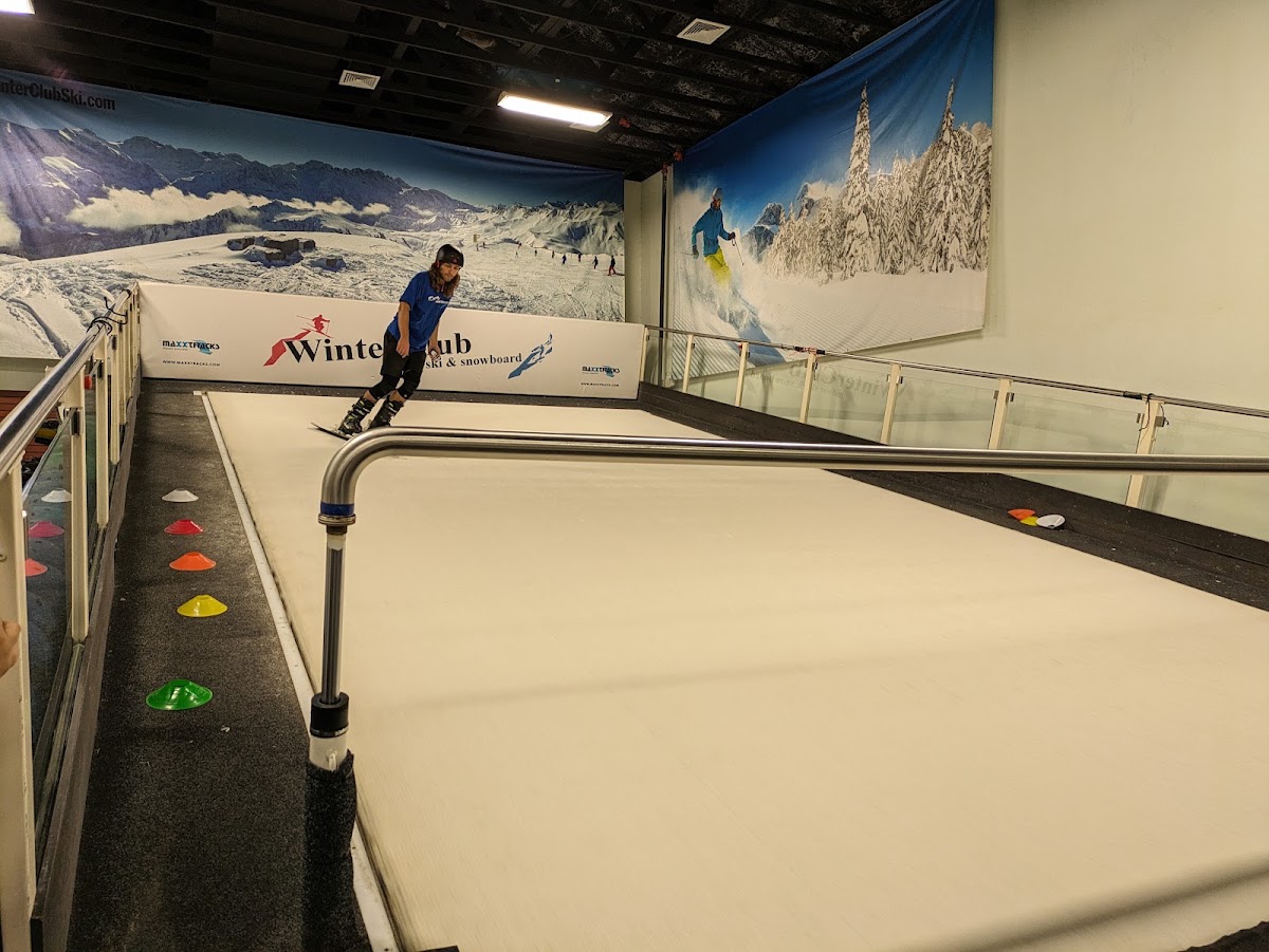 WinterClub Indoor Ski & Snowboard - Photo 1