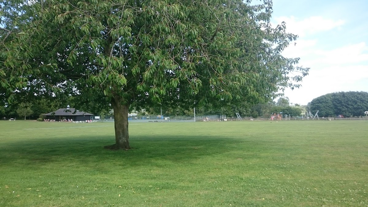 Woodbridge Tennis Club - Photo 2