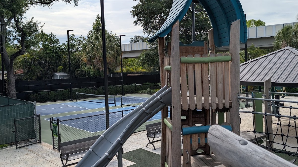 Woodside Park - Photo 2