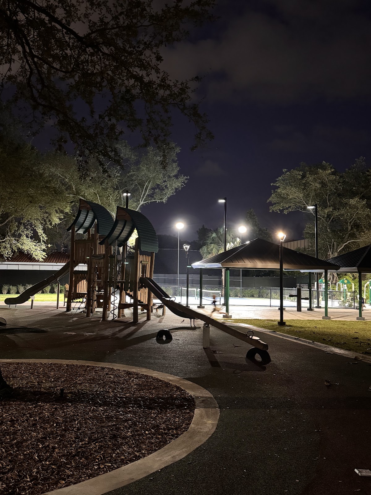 Woodside Park - Photo 3