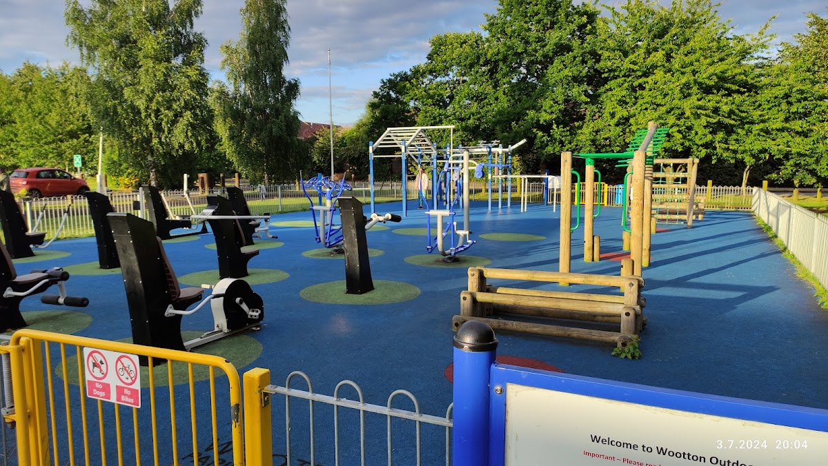 Wootton Community & Sports Centre - Photo 2