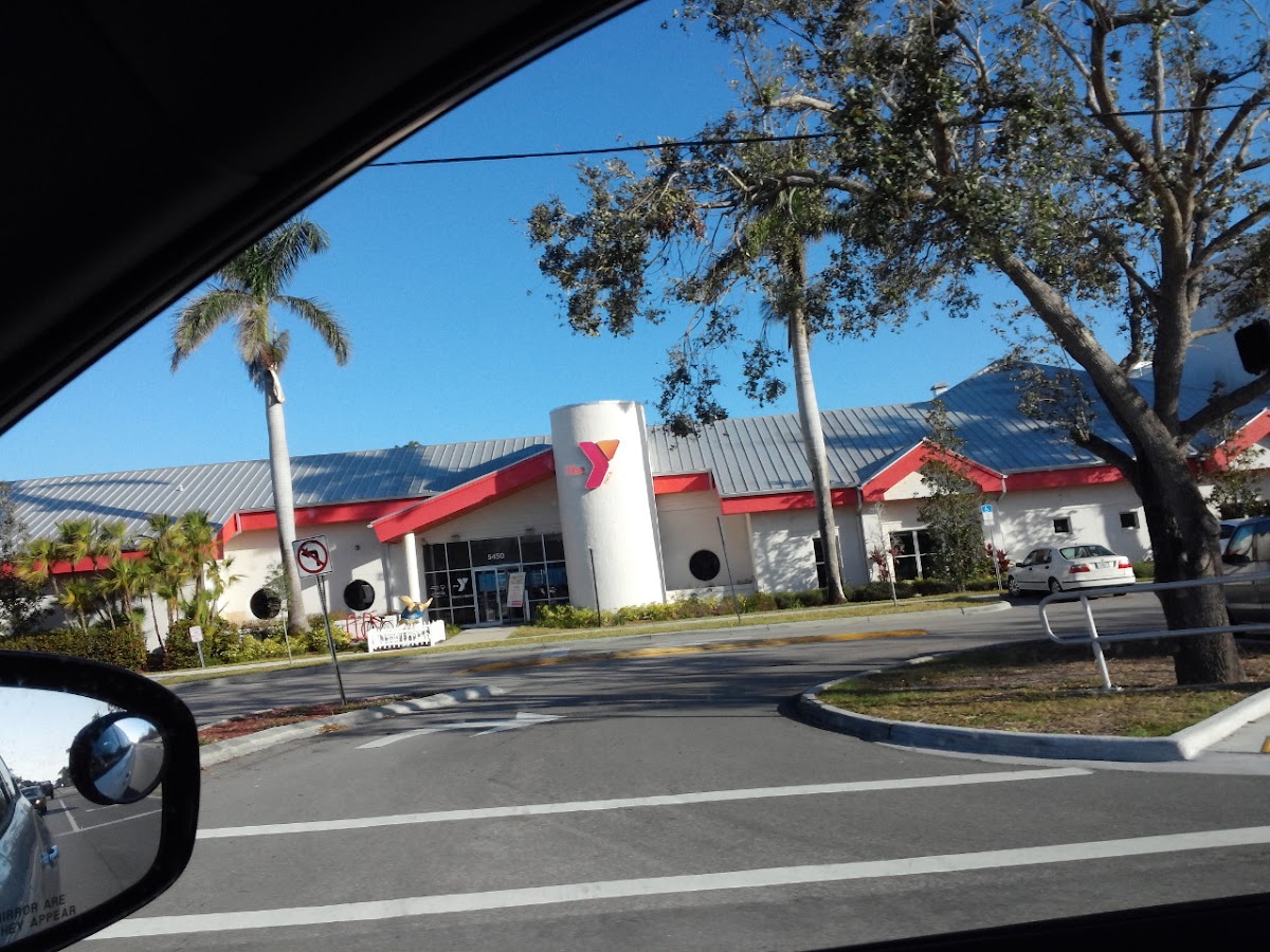 YMCA Tennis Center - Photo 3