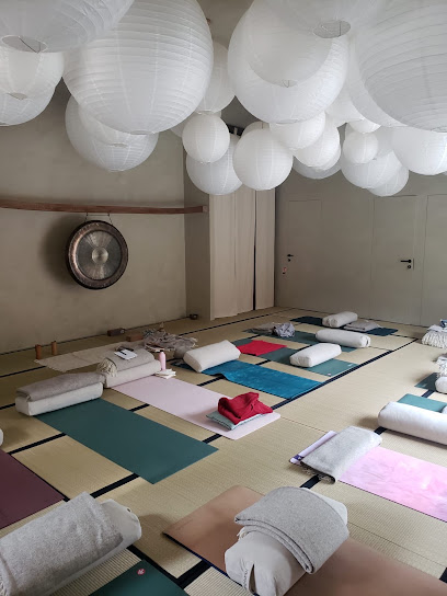 Yoga Fire - Photo principale