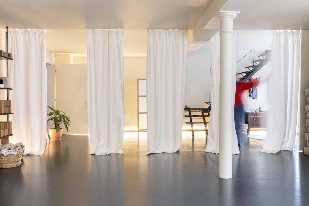 Yoga Pilates Studio Zürich - Photo 1
