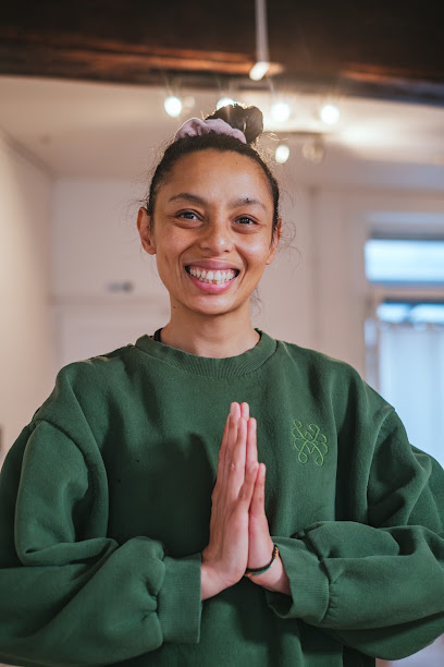 YogaWithMiha - Photo principale