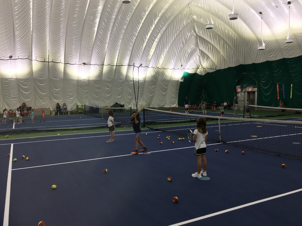 Yorkville Tennis Club - Photo 2