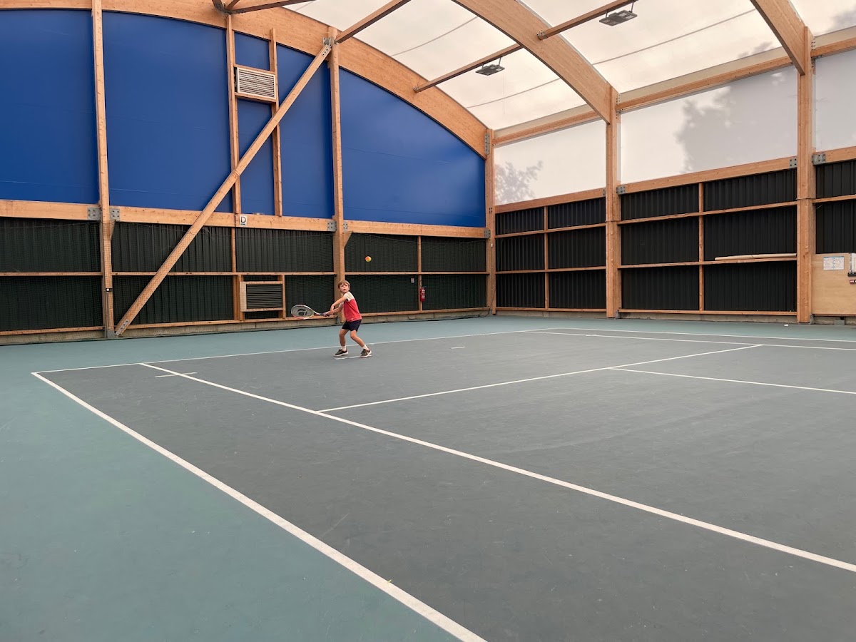 Zola Tennis Club - Photo 3