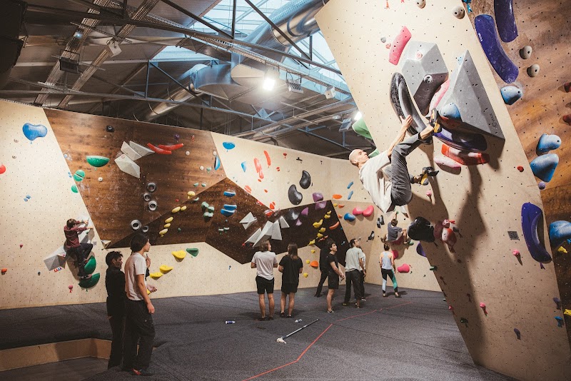 Climbing District Pont de Neuilly